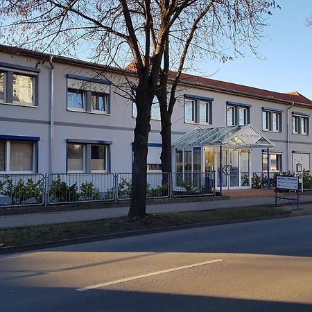 Hotel Sturm Tangermünde エクステリア 写真